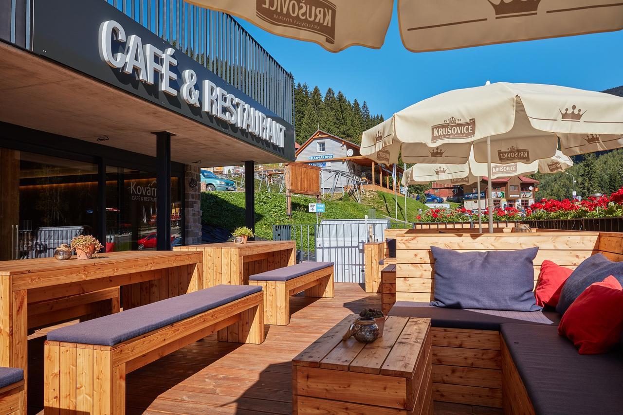 Aparthotel Kovarna Residence Pec pod Snezkou Bagian luar foto